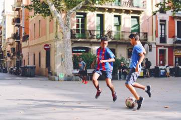克洛普称梅西史上最佳，自曝仅存与梅西合影（配图示意）