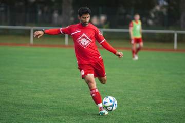 7人抢3个位置！巴黎锋线人满为患，费兰·托雷斯恐成替补席看客（配图示意）